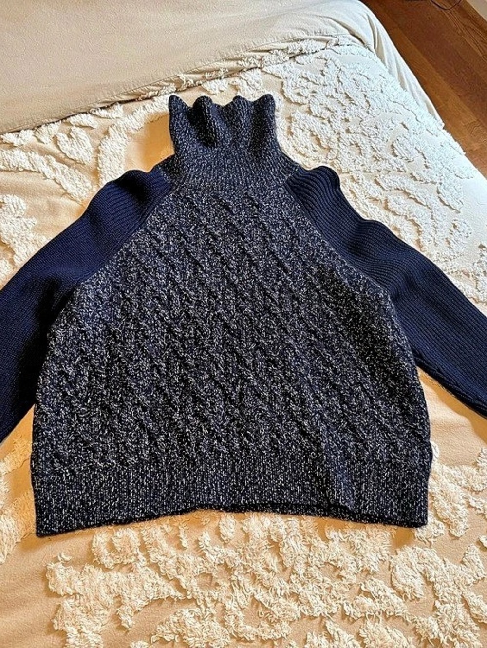 Reiss Cable Knit Turtleneck Sweater in Blue & White Size Medium